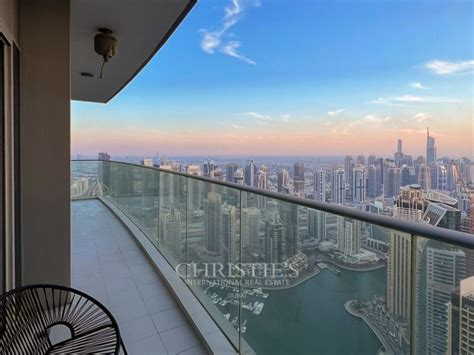 MARINA AND SKYLINE VIEW LUXURY AND FURNISHED FENDI APARTMENT